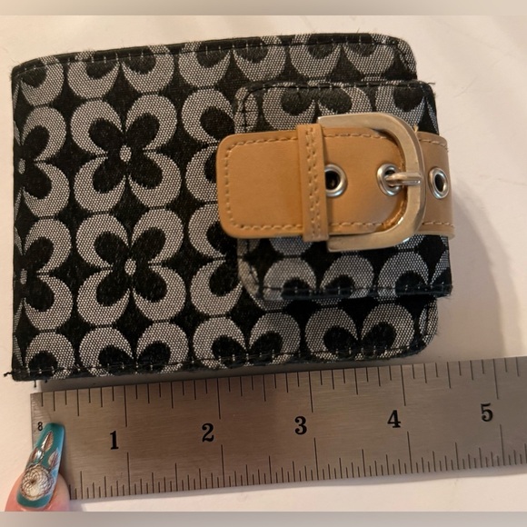 RGA Accessories Black Floral Wallet With Tan Front Buckle Wallet Snap Closure - Picture 9 of 12